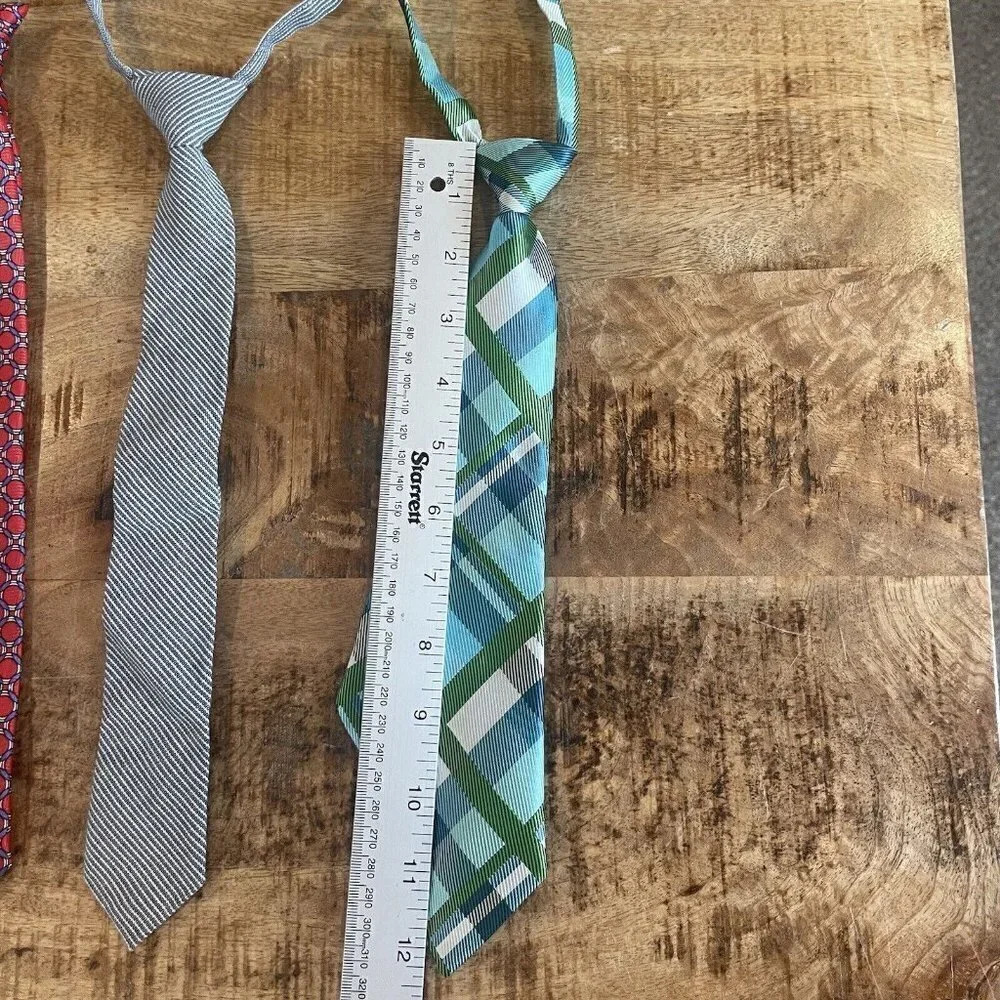 Gymboree, crazy 8 and red Tie lot of 3 Size 2T-5T /one size